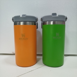 COPO COM ALÇA E TAMPA 600ML